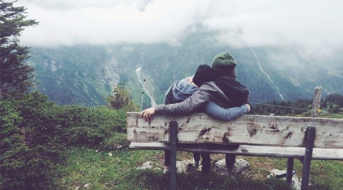 couple-sitting